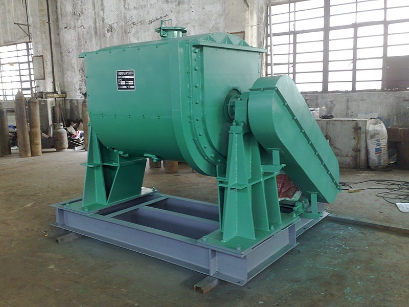 單軸翻缸混捏機(jī)1.jpg 單軸翻缸混捏機(jī)1.jpg