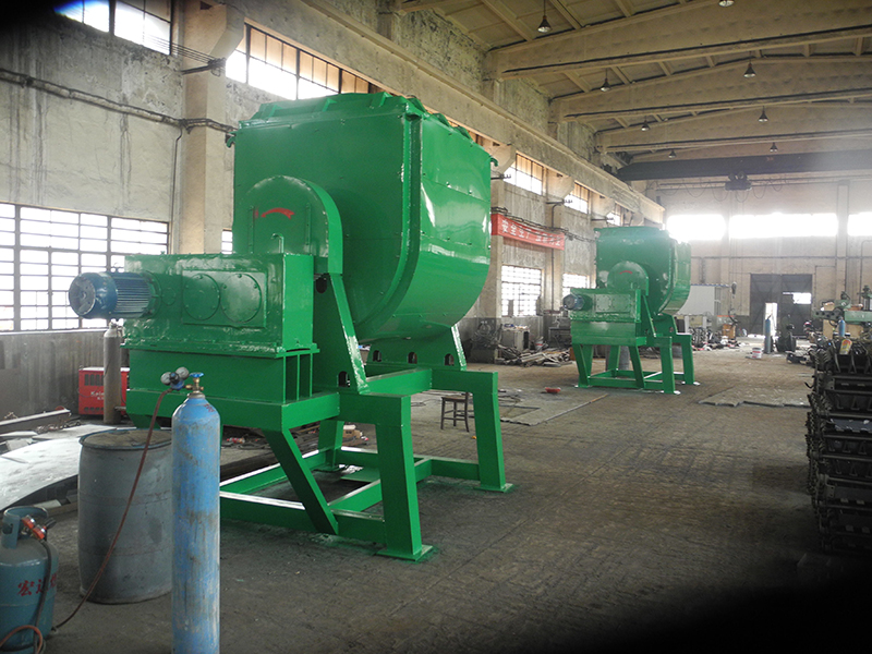 單軸翻缸混捏機(jī)3.jpg 單軸翻缸混捏機(jī)3.jpg